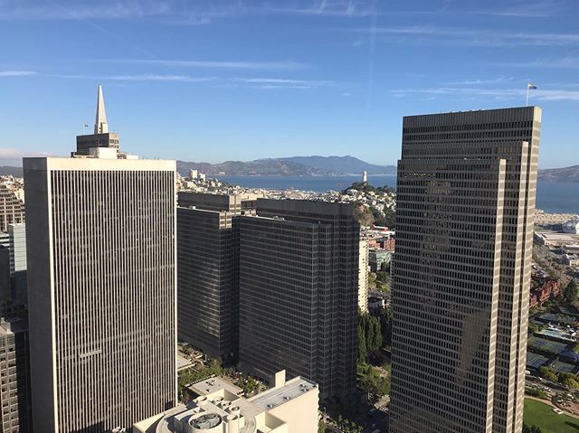 sfadden's tweet image. Embarcadero Center on a sunny San Francisco day!
#sanfrancisco #embarcaderocenter #transamericapyramid #pride ift.tt/2XbSV61