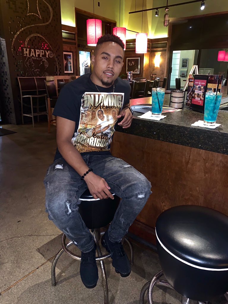 StanlyHector's tweet image. #LLN🕊