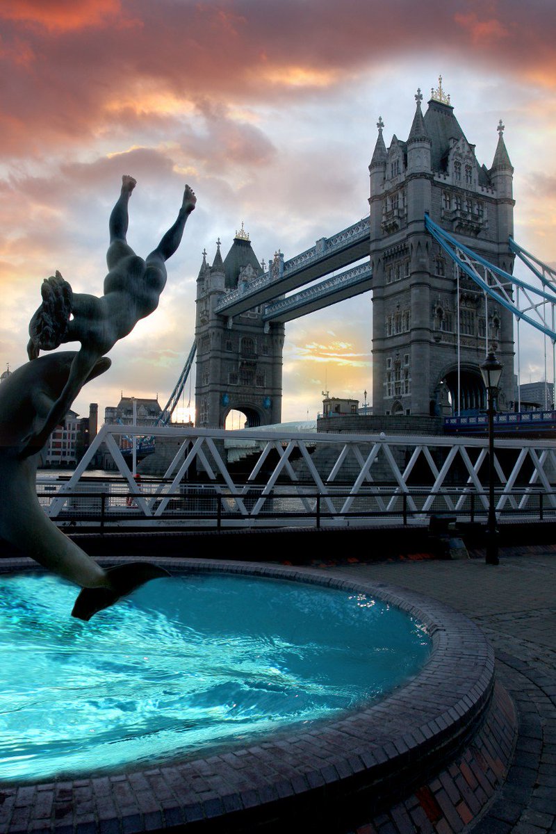 nightaskltd's tweet photo. LONDON AT NIGHT: Tower Bridge #bridge #london #night #nightask #tower https://t.co/XJXszOhWbN https://t.co/ZDtPa7Yh8X
