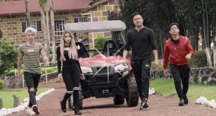 DiegoVaIdes's tweet photo. Me sentí súper héroe grabando estas escenas 🌚
¿Vieron la parte en la que salté desde unos 6 metros ?😱🤪
#SinMiedoALaVerdad 

https://t.co/aEW2WyQvkL https://t.co/VQBLHuJBQx
