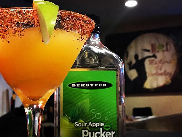 sdmobs's tweet image. Dorito Appletini ... 1.25 oz vodka - 0.75 apple liqueur - 0.75 sweet and sour chili rim and #doritos #appletini #mastersofbartending #sdmobs  #bartenderlife #education #school #instadrink #creative #masters #drinkstagram ift.tt/2X9GPW7