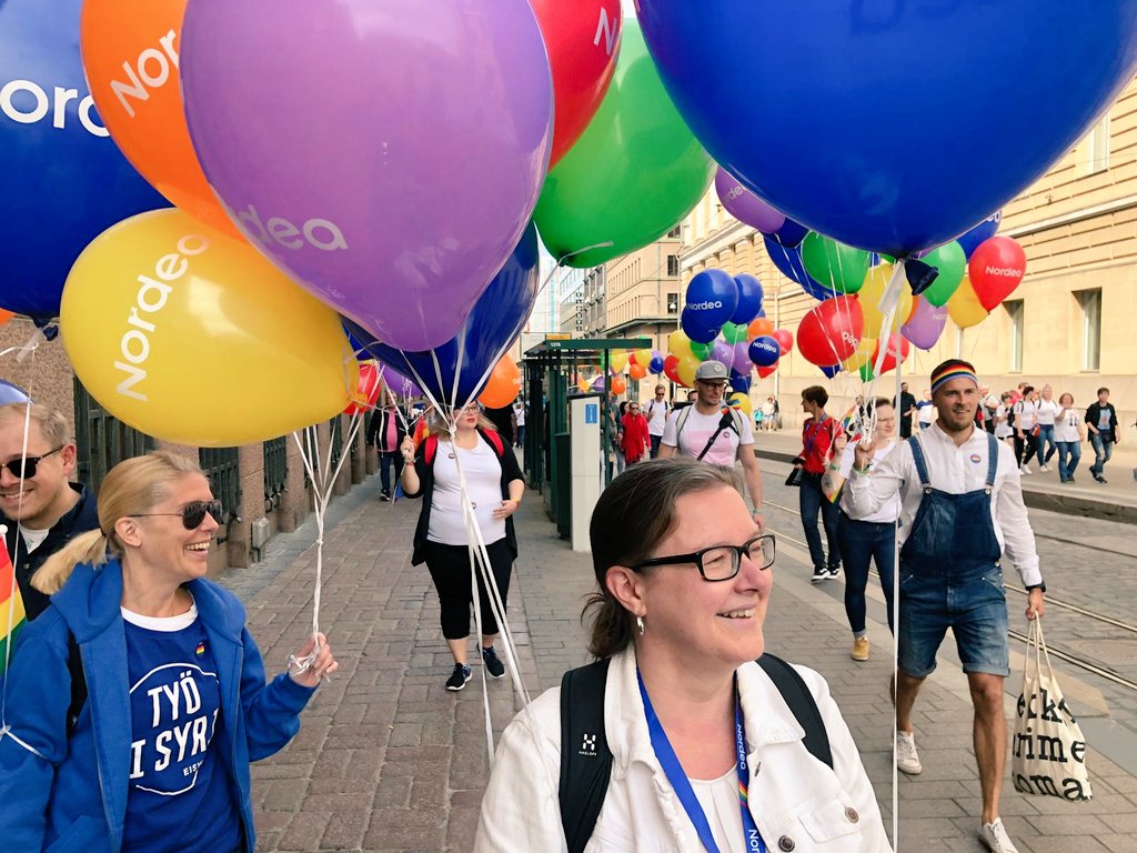 Nordea_FI's tweet photo. Haluamme olla vahvasti mukana luomassa entistä monimuotoisempaa, yhdenvertaisempaa ja sallivampaa yhteiskuntaa ja työelämää, jossa jokainen voi olla oma itsensä. Happy Pride! 🏳️‍🌈 💙

#HelsinkiPride #Pride2019 #loveislove #Pride
@helsinkipride https://t.co/3YsqXqPSzl