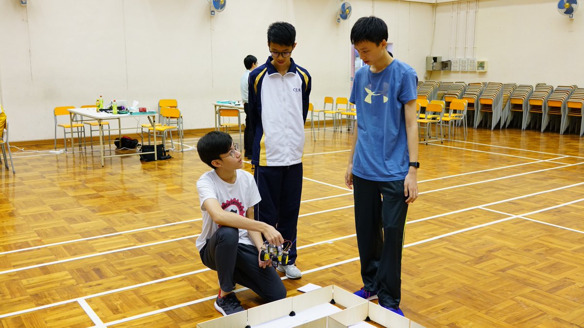 HKCOTA's tweet photo. Participant are working hard to prepare for the final maze challenge
參賽者努力測試以準備挑戰最後的迷宮難關 https://t.co/9kkQyaoPP0