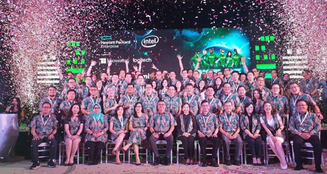 Fontaine_Ch's tweet photo. To celebrate the launch of Women in ICT Asia in Singapore, Channel Asia profiles the leading female technology leaders across the region! Read Imelda's story #HPEWomenintech #HPEPointnext #WomeninTech #Leadership #HPECareers https://t.co/14sTpxbu4z https://t.co/vwRCVWSs9Q