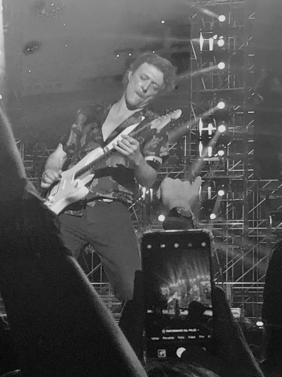 C’è solo un CAPITANO 🎸🤘
<a href="/FPoggipollini/">Federico Poggipollini</a>