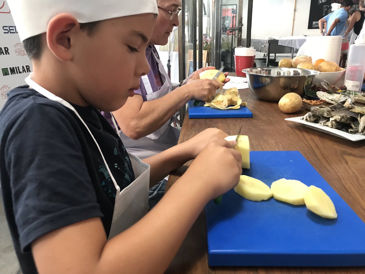 Ya estamos con las manos en la masa. Mucho producto de proximidad con <a href="/NovaT_Catering/">Novaterra Catering</a>. Compartimos planes gracias a <a href="/MilarCOMELSA/">Milar COMELSA</a> 😍