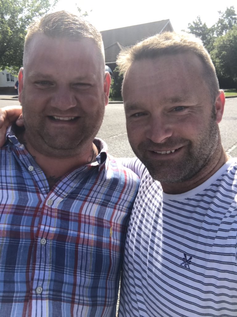 chunky8019's tweet photo. When you grab a selfie 🤳 with stow celeb @chopthehorn77 #bigfatSuffolksplash https://t.co/U6EXdWCyEl