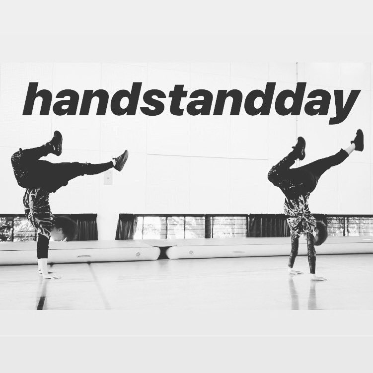 🌏🇯🇵 #happyhandstandday 🇯🇵🌏
今日は #世界倒立デー 
#鹿倒立 の写真でお祝い‼︎
#handstandday 
ーーーーーーーーーーーーーーーーーー
#VIVO
#男子新体操
#男子新体操国体復活
#佐賀国体2023
#佐賀国スポ
#神埼高校新体操部