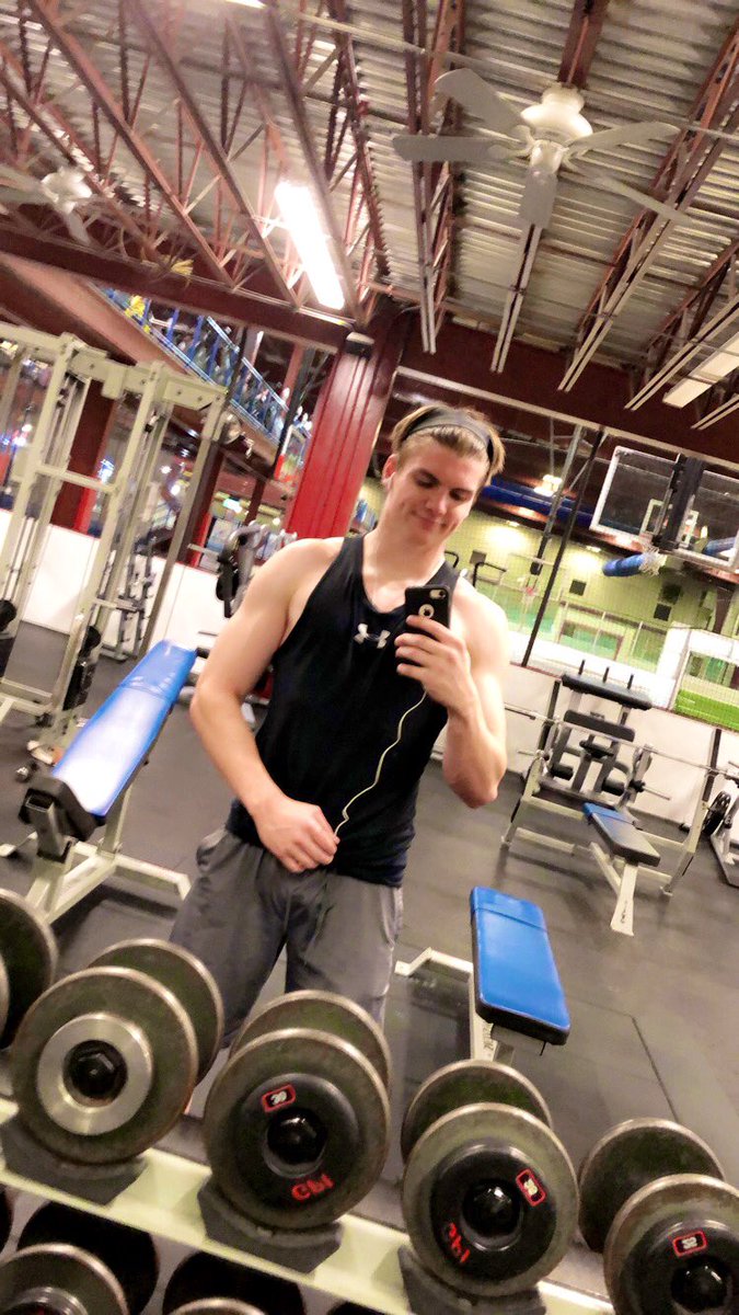 CalvertConor's tweet image. Weighed in at 190lbs and hit a PR, great day of getting better!