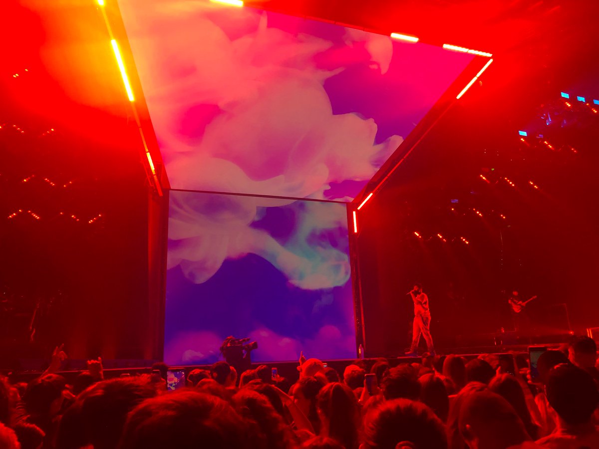 michylove3's tweet photo. @thegreatkhalid honestly tonight was amazing once again 💙🧡💛🐺 https://t.co/EUapGm2WAP