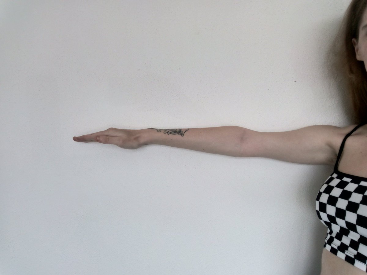 anasalieneyes's tweet photo. Self harmed last night &amp; baseicly losing a lb a day to.

Everything I did yesterday went wrong not even joking.

#edtwt #proana https://t.co/beYdmHEMGq