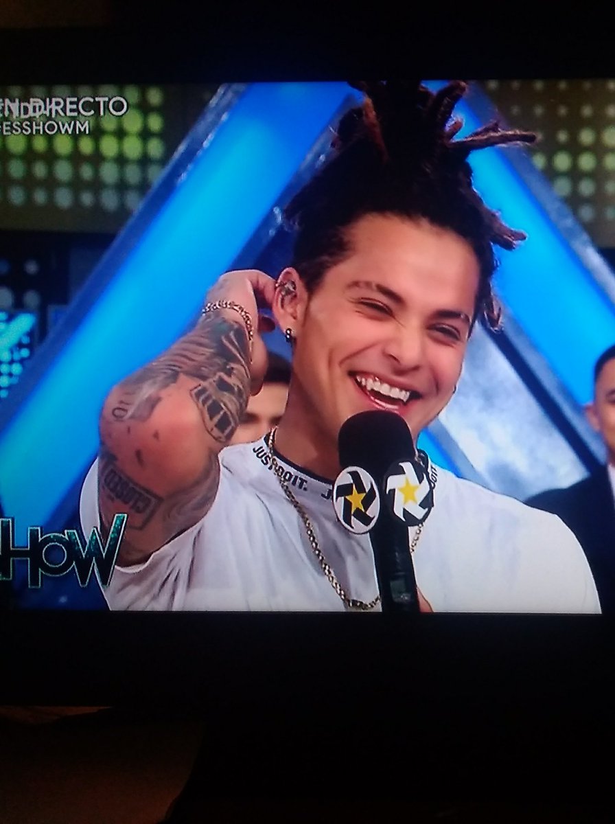 nellycr20's tweet photo. JAJAJAJAJA hasta en eso se parecen se ponen nerviosos y se rascan la cabezota 😂😂 @brandon_meza @melyobregon_  😍 https://t.co/Mjh0lGNBGT