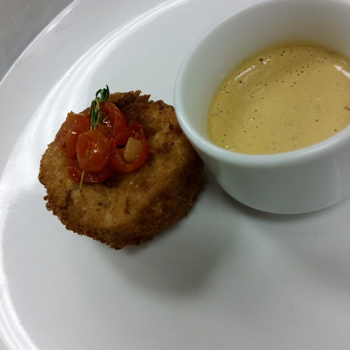 ev_andre1's tweet photo. Croqueta de pollo y salchichón #futurachef https://t.co/QmBFyqEZ1w