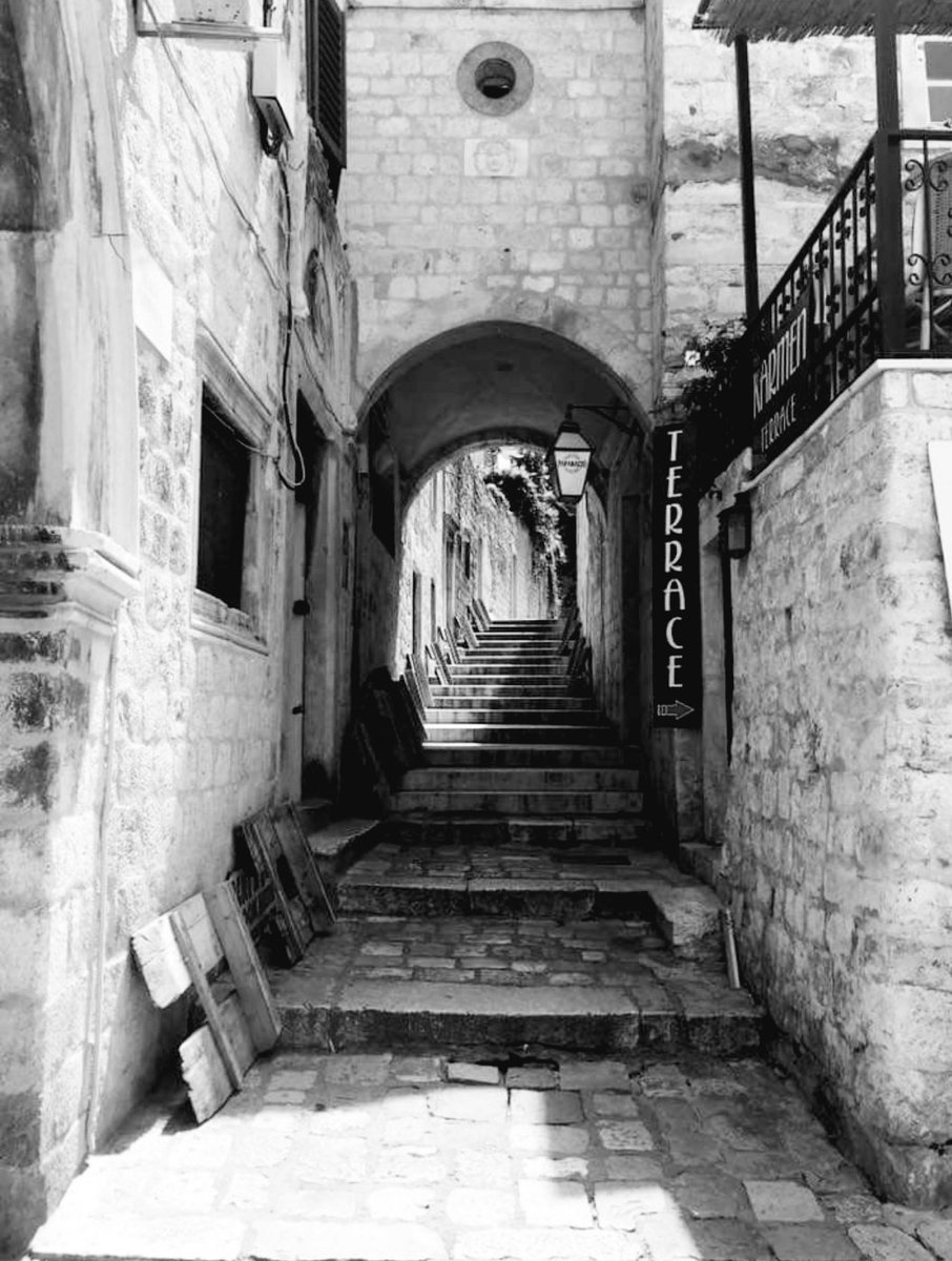 HaloPix_'s tweet photo. @citylife__pics @AP_Magazine #dubrovnik #stunning #photogrpahy #holiday https://t.co/NtgMRQ8mkE