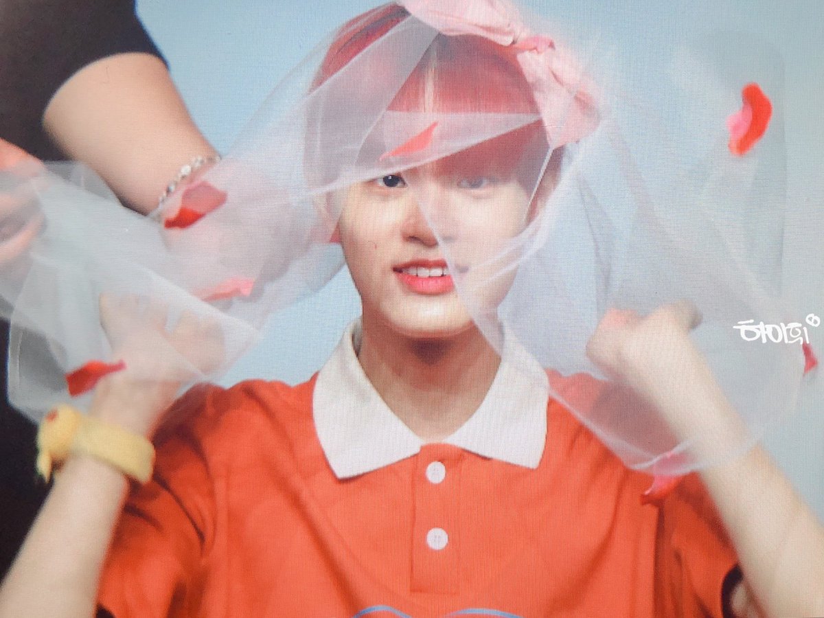 Hi_Hwi0129's tweet photo. 190629 일지아트홀 팬싸인회  #대휘 #이대휘 #DAEHWI #LEEDAEHWI #AB6IX https://t.co/wR4Jbt5ASq