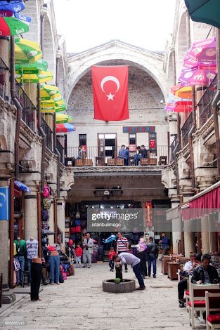 Üstümüzden eksilmesin albayrağın gölgesi... 

(Sivas/Taşhan)