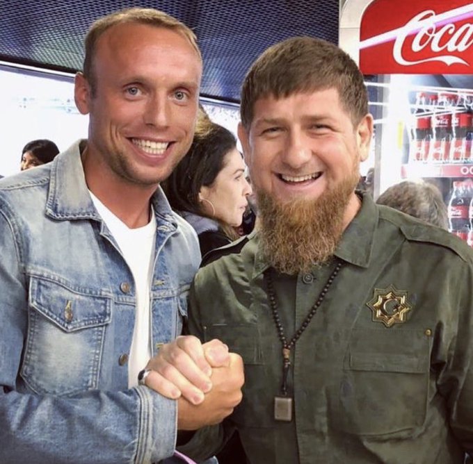 D-NiWg2XkAAnRe4?format=jpg&name=small