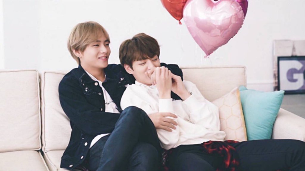 taekookfolder's tweet photo. It's either Jungkook was tryna bite Taehyung's hand but he was resisting not to get bitten OR just let him kiss his hand

...whichever photo sequence fits https://t.co/K9JGtHjjtz