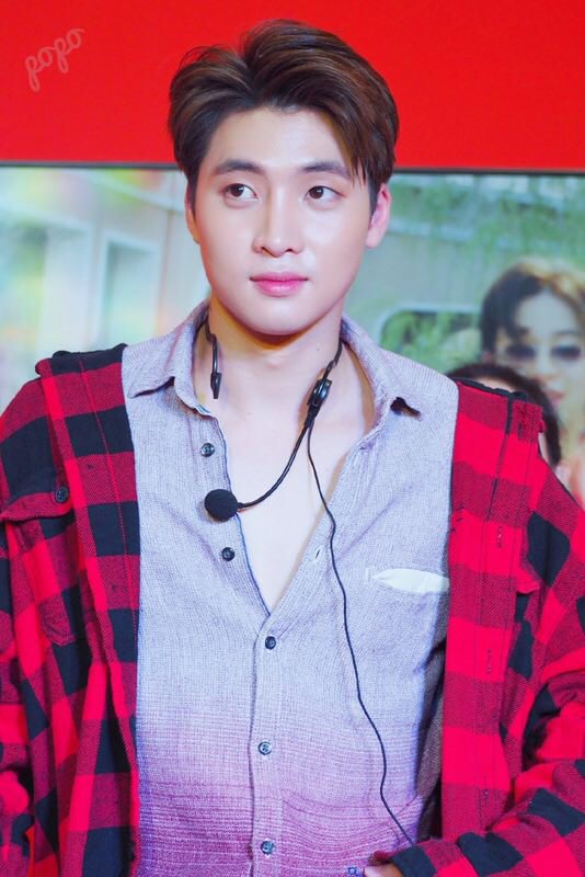 Chun99601798's tweet photo. You made me want to write a love song for you every day. 💙💚
#GalaxyAFanFestX2wish
Cr.logo https://t.co/rR1I3pDN18