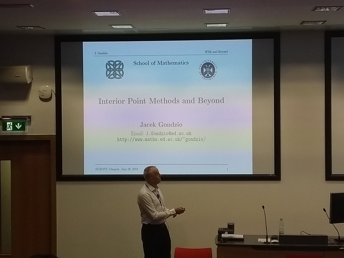 matbesancon's tweet image. Jacek Gondzio, Europt fellow 2019, giving the plenary on IPM #orms #MathOpt