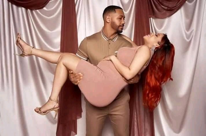 Jodaxjoseph's tweet image. I don't think you need to be naked to take a maternity shoot 🤗🤗?