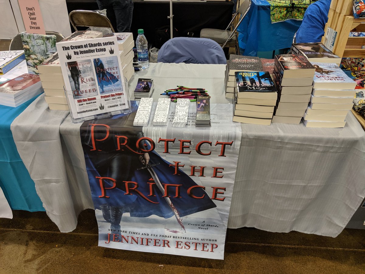 Jennifer_Estep's tweet image. All set up at #robcon. Come see me! 😎