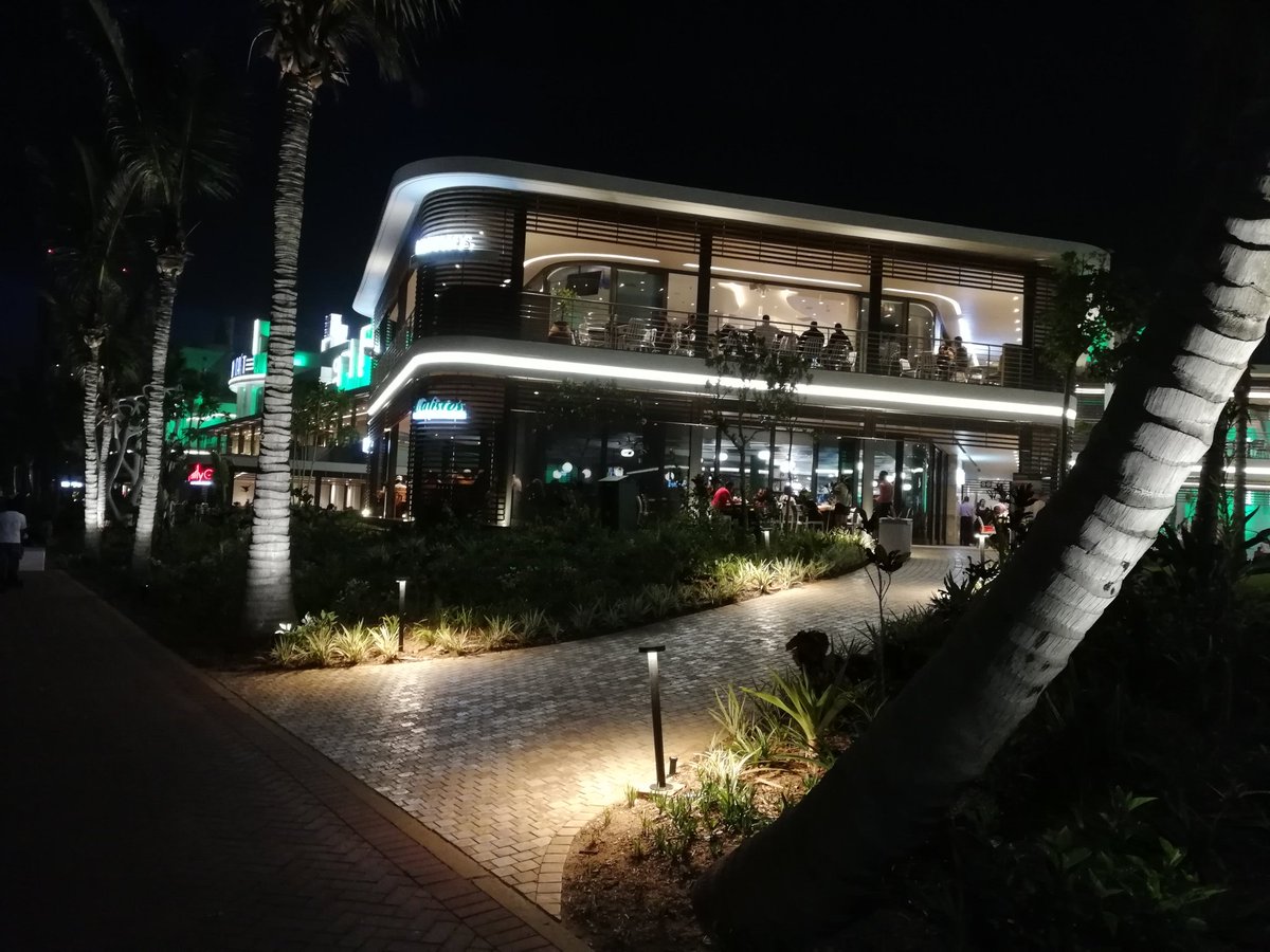 NishyWezSyd's tweet photo. @MTNza @HuaweiZA #LOCKDOWN #HuaweiP40Lite #MTNPulse #CaptureYourPulse #Challenge10 #YourPulse @MTNza The cityscape in Durban along the Golden mile is truly breathtaking with the ocean in the middle of it all @SUNCOASTDurban @SibayaCasino @uShakaMarine @HuaweiZA https://t.co/eOiyB70QKd