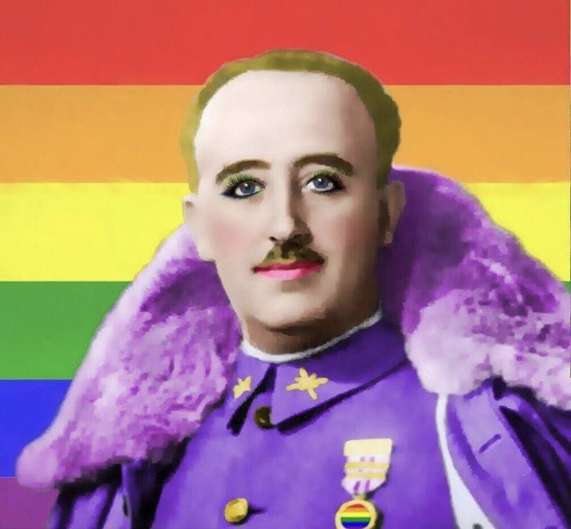 Paca la Culona os desea amor y mucho #OrgulloLGTBI . A reivindicar el derecho de cada cual a amar, desde la libertad y el respeto, a quien quiera. A Paca también la conocían como la Caudilla, así que bien podría presidir la fachada del ayuntamiento de Madrid. #Orgullo2019 🤪❤️