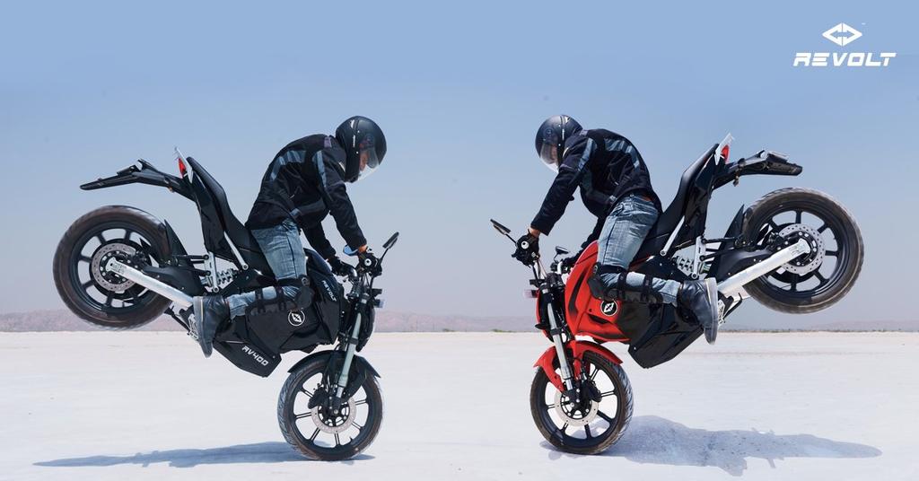 TushNatuskar25's tweet photo. I'm sure you don't wanna miss this opportunity to #PreBookRevolt which is India's first AI enabled electric motorcycle from @RevoltMotorsIN https://t.co/hSY1BXQkec