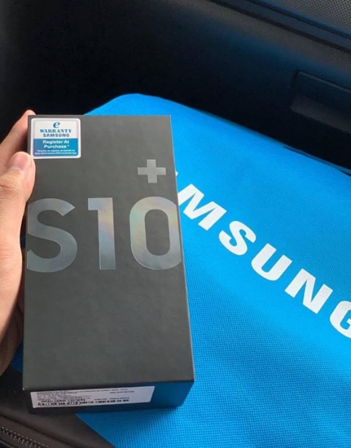 dckzfortnite's tweet photo. Hello!
I have new S10 and i want to give to one of us a ABSOLUTELY FREE IKONIK Skin ❤️
If u want to join to giveaway RETWEET, AND LIKE ❤️

#fortnite #giveaway #fortniteacc #ikonik #ikonikgiveaway #s10 #freeskin https://t.co/MFfT2kKZ9T