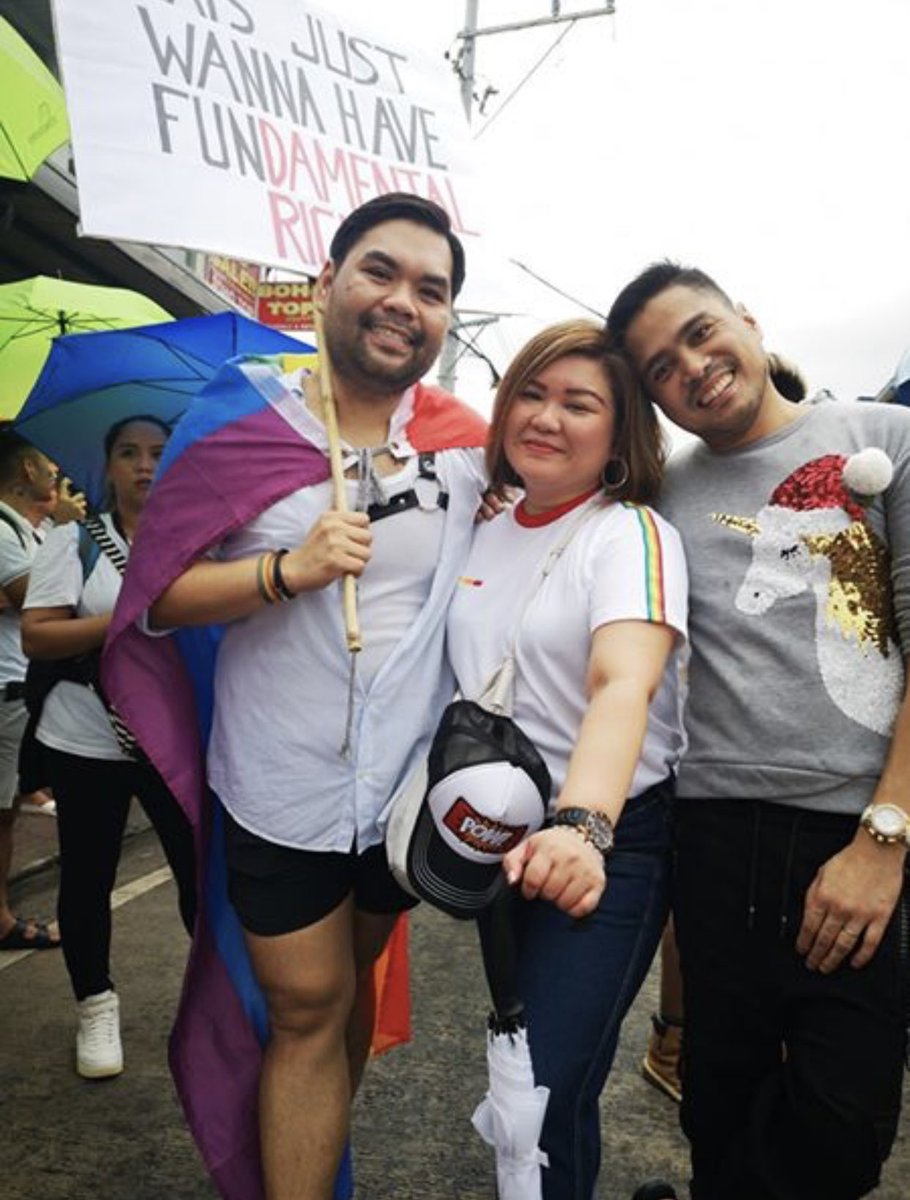 MDCSentinels's tweet photo. HAPPY PRIDE!!! 🏳️‍🌈 #MDCSentinels and Friends 🌈 @MDC100DAC @lawithlanchie @BerniceGarcia @joe_farrell21 @granpappyflash @SexiestSD @ilovemykmukhi @macoilopez https://t.co/piVd3Los35