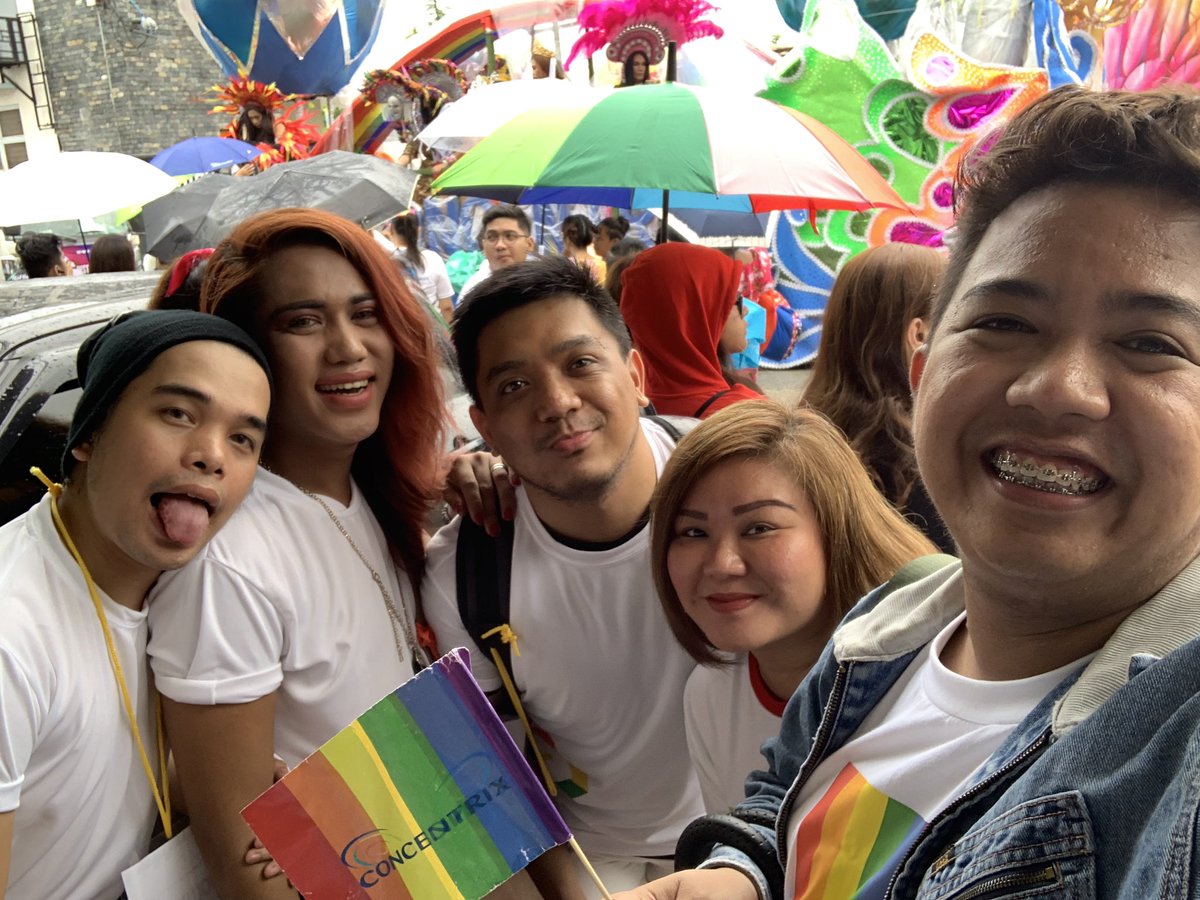 MDCSentinels's tweet photo. HAPPY PRIDE!!! 🏳️‍🌈 #MDCSentinels and Friends 🌈 @MDC100DAC @lawithlanchie @BerniceGarcia @joe_farrell21 @granpappyflash @SexiestSD @ilovemykmukhi @macoilopez https://t.co/piVd3Los35