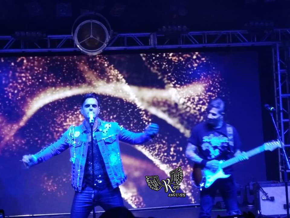 RoyAngels90s's tweet photo. Te amamos 😍😍😍 @roypizarro

#BackInTimeTour

📷: @stephlezama https://t.co/4nezRJ5KTB