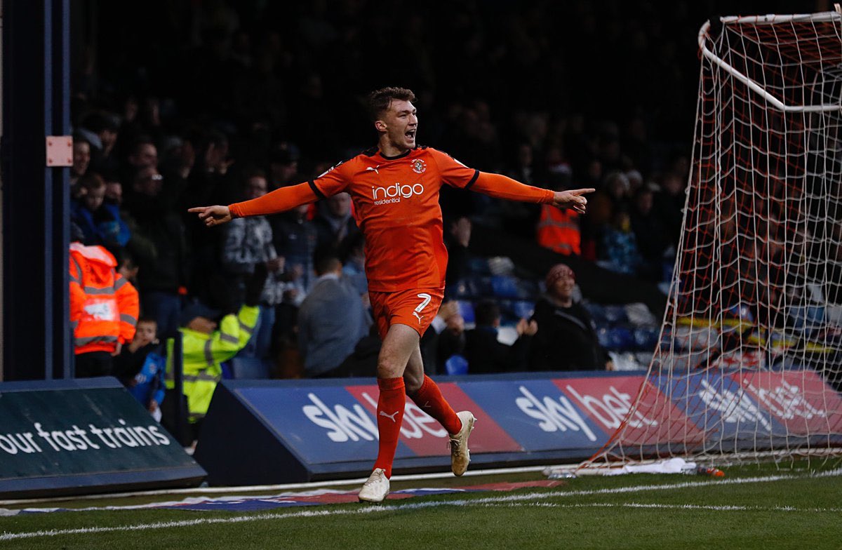 CelticSection's tweet image. 🚨 Transfer Rumour

Celtic are interested in Right Back Jack Stacey from Luton Town for around £2m.

The 23yr old was a big part of the League One champions run last season playing 45 times, scoring 4 and assisting 8.

£2m seems to be a steal from the reaction of fans and papers.