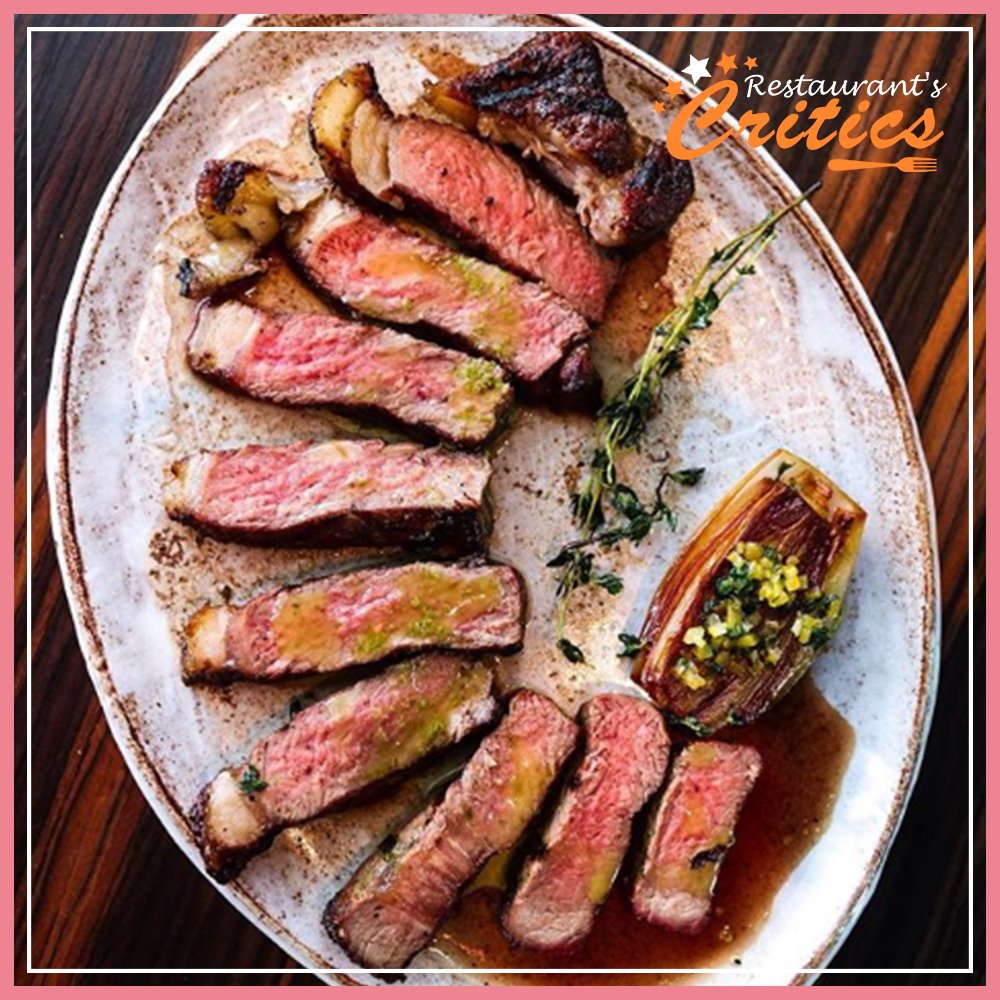 Rescritics's tweet image. If you are in London and you want to have steak, you should visit Oblix Restaurant 

Sirloin Steak (200g)
Part of The Oblix Elevator lunch menu (£40pp for 2 courses + £4.50 supplement for steak)

Photo credit: @london.food 

#Steak #Oblix #LondonRestaurants #RestaurantsCritics