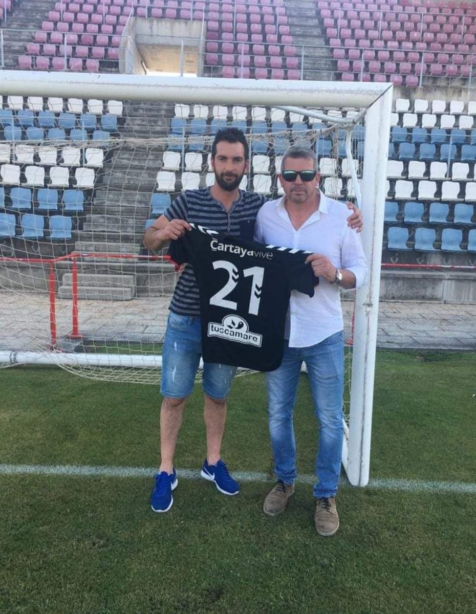 futbol_onubense's tweet photo. El portero, @Bocanegra30 renueva con el @AD_Cartaya. #Cartaya https://t.co/Y3w8DN5ILR