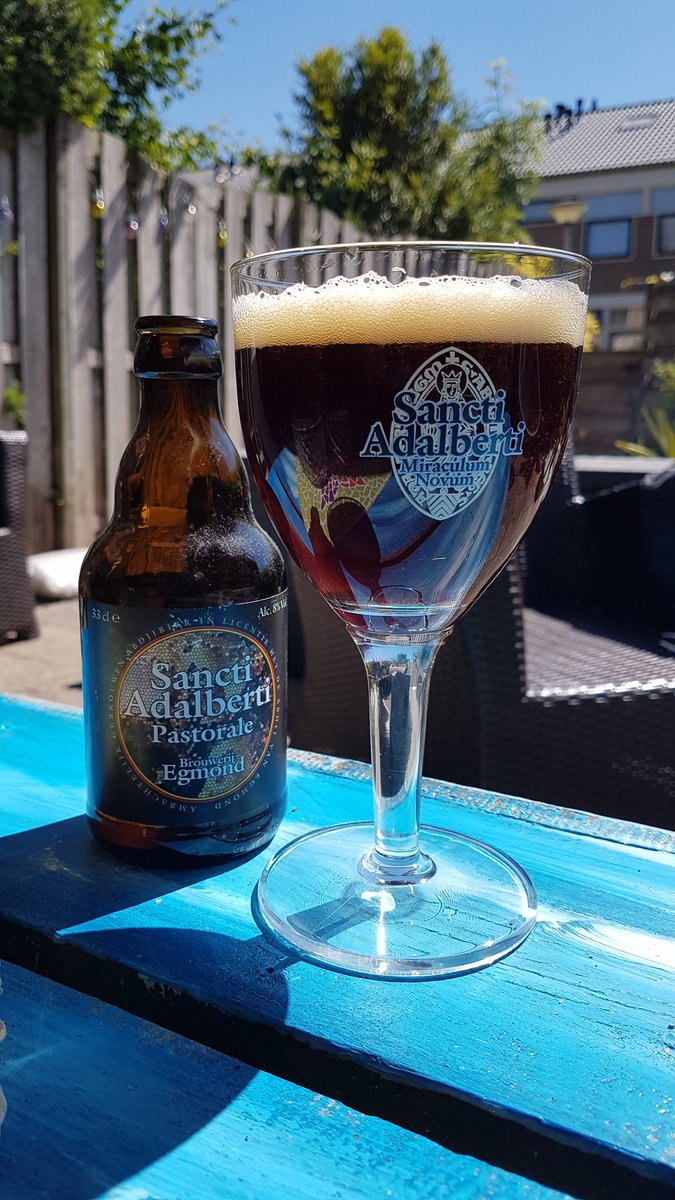 Erwinlandman72's tweet photo. Onder het genot van een #pastorale van @brouwerijegmond een zoete stoofpotje in de #tajine bereiden. #appelstroop #BruineRietsuiker #honing. https://t.co/5RNe1puxJ8