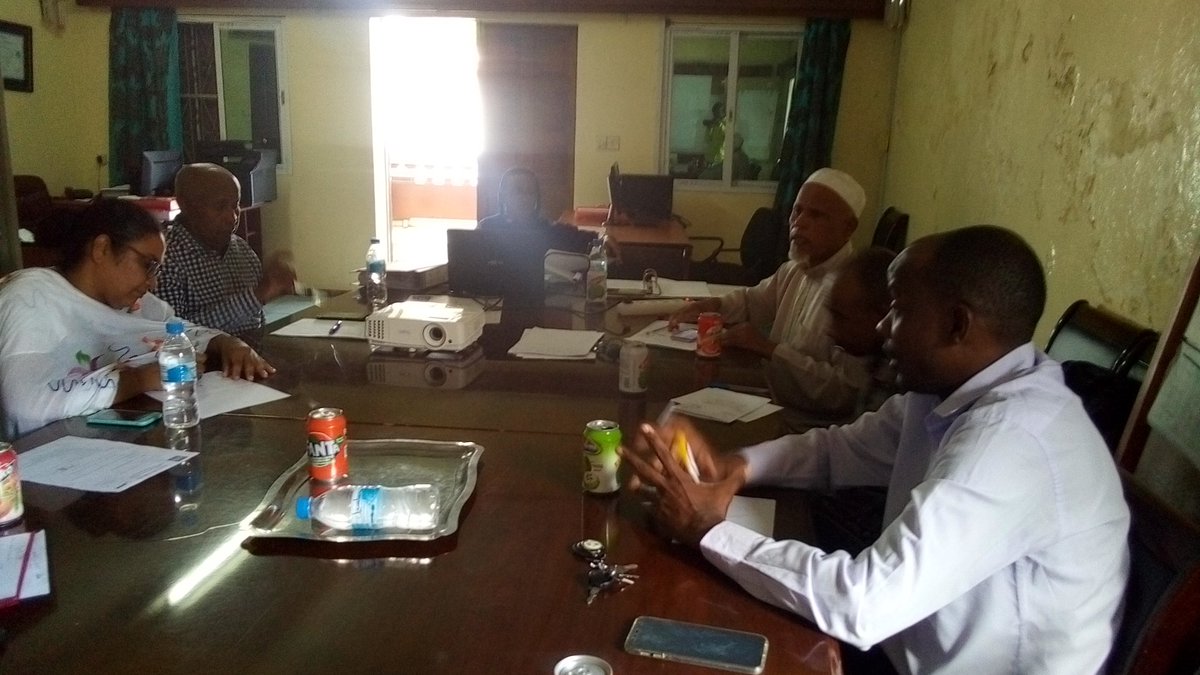 En plain réunion de préparation et programmation avec le staff de L'ASCOBEF, personnel, Gouvernance, volontiers et les jeunes #ASCOBEF <a href="/MAJBenin/">MAJ Benin</a> <a href="/majcomores/">YAM/MAJComores</a> <a href="/RightByHerRoots/">Jewly Hight</a> #Idecide <a href="/maoulida_alaoui/">Alaoui Maoulida</a> <a href="/ippf/">IPPF Global</a> <a href="/IPPFAR/">IPPFAR</a> <a href="/Faida_juliette/">Nsensele Faida Julie</a> <a href="/MAJBenin/">MAJ Benin</a> <a href="/YAMuganda/">🇺🇬Youth ActionMv't</a>