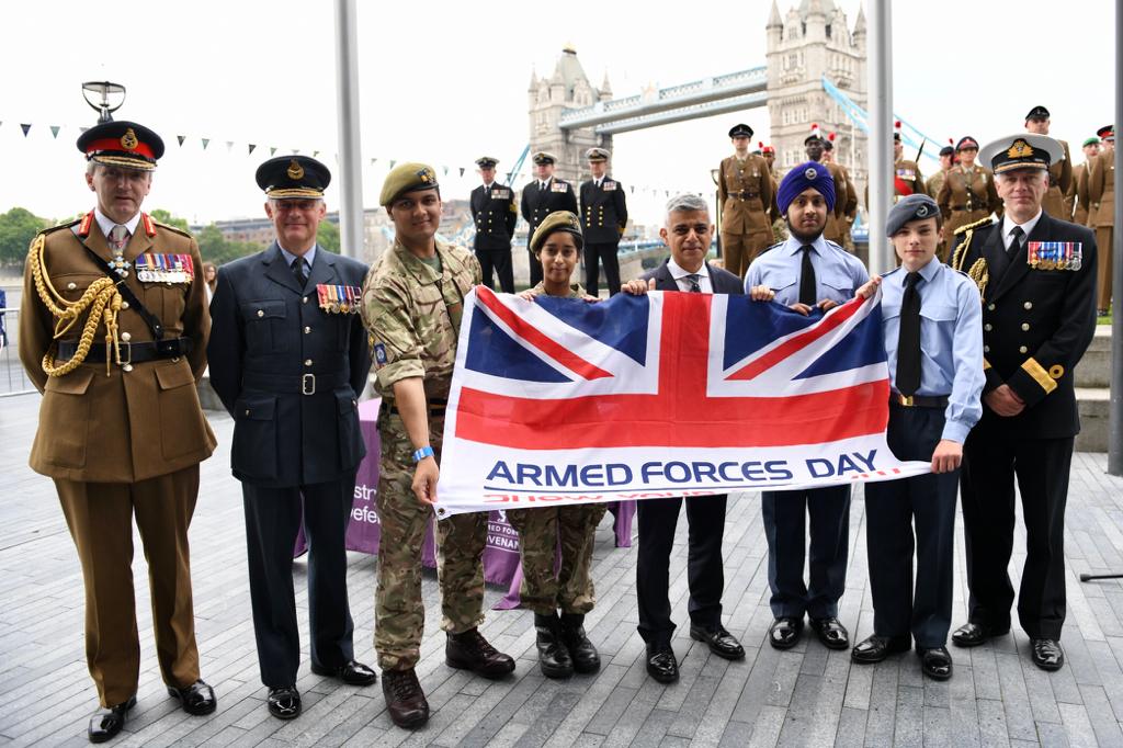 On #ArmedForcesDay today London stands with our brave Armed Forces personnel, reservists, cadets and veterans. Thank you for everything you do to keep us safe. <a href="/ArmedForcesDay/">Armed Forces Day 🇬🇧</a>