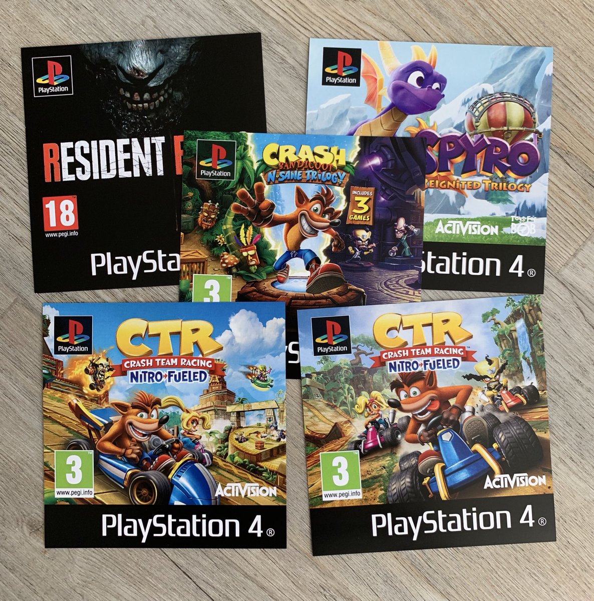 my_nameis_dan's tweet photo. Let’s do a #heatwave weekend, retro giveaway! 

⭐️ RT to win! ⭐️ 

I have (my last) 3 sets of retro PSOne style cover prints to give away, consisting of #CrashTeamRacingNitroFueled, #Spyro and Resident Evil 2! Winners picked Tuesday 2nd July at midday. Good luck! 

#Retrogaming https://t.co/JeqHRTyxXZ