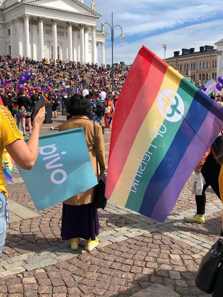 NinniJ's tweet photo. Mukana meiningissä ja marssimassa #OPHelsinki ja #pivo 🌈
kulkueessa. Yhdessä yhdenvertaisuuden ja ihmisoikeuksien puolesta! #helsinkipride #Pride2019 https://t.co/RVbmvXc3eW