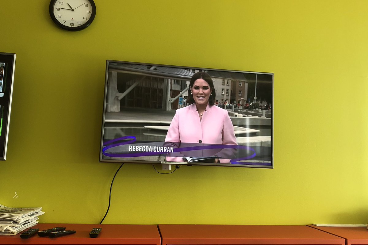 Fionasstalker's tweet image. Live coverage with @rjcurran2 &amp;amp; @bbckirstenc on @BBCOne now #Devolution20