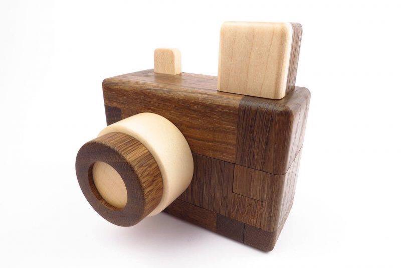 PuzzleBoxWorld's tweet photo. Does anyone have any thoughts about the Camera Conundrum Puzzle by Pelikan Puzzles?  I seem to always miss out on this one:-(  #PelikanPuzzles #PuzzleBoxWorld #TakeApart #Camera #Puzzles #TakeMyPicture https://t.co/qnJ5EQ76i4