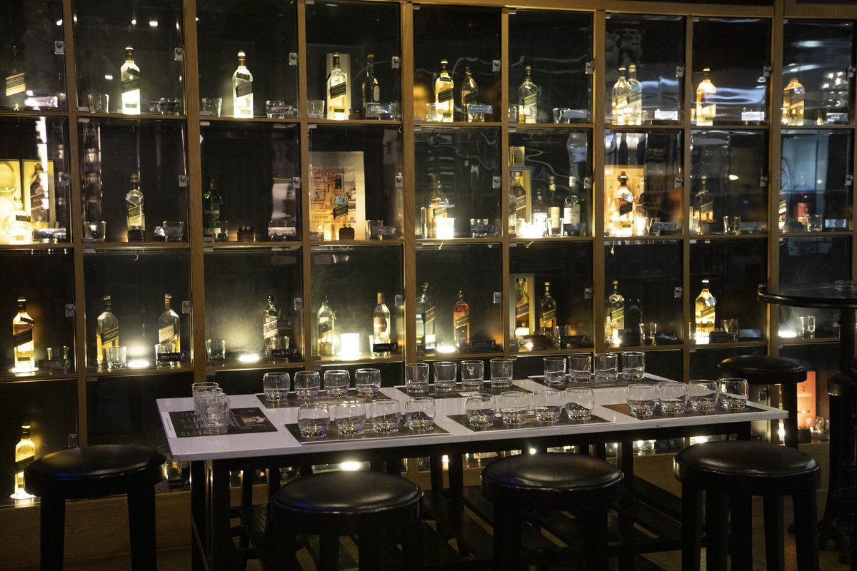 After-work drinks or post-dinner nightcaps, MAXIM Lounge offers the perfect mix of whisky, wine, cigars and more 🥃 Pay us a visit and find your perfect serve:  bit.ly/2Ul6g5D #LegacyHotels