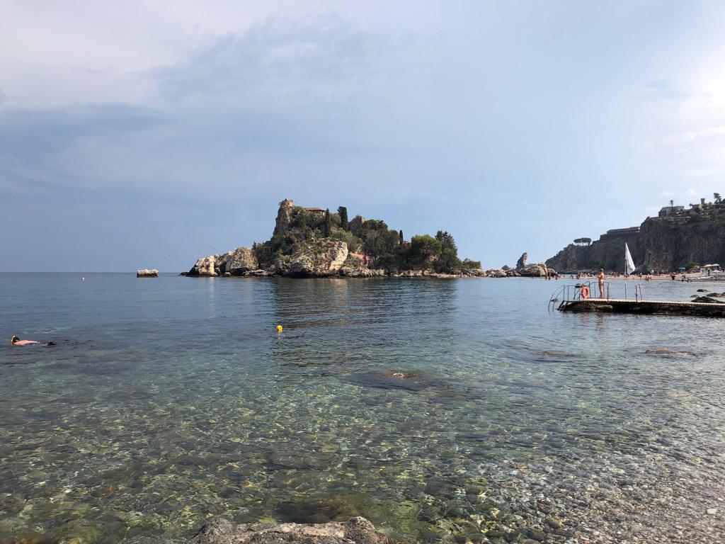 EU_Commission's tweet photo. 85% of European bathing sites have excellent water quality.
 
Since the 1970s, the EU has been at the forefront to protect bathers' health, with rules in place to safeguard clean bathing waters. 

Learn more : https://t.co/W17j8MUFVB https://t.co/M6nsCqdupB