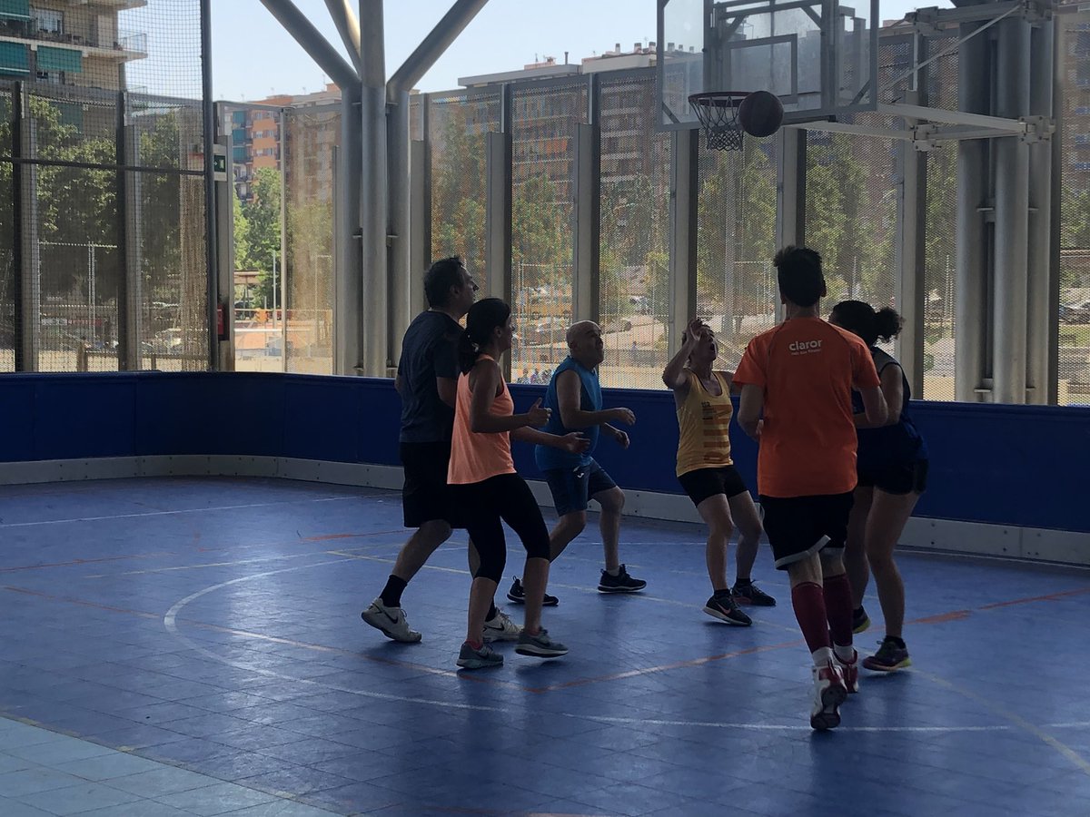 AndreaV0630's tweet photo. 8è Torneig Solidari bàsquet-mixt inter-CAP Barcelona #BASIQ #GTBCN https://t.co/7ez23fbfyt