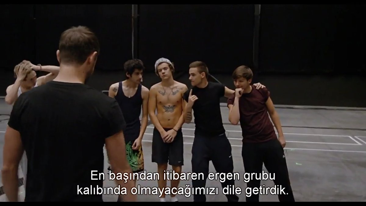 adoreromanxff's tweet photo. En ufak fanwar'da dans videoları atan kpop'çılara; https://t.co/XiI5jy6QmD