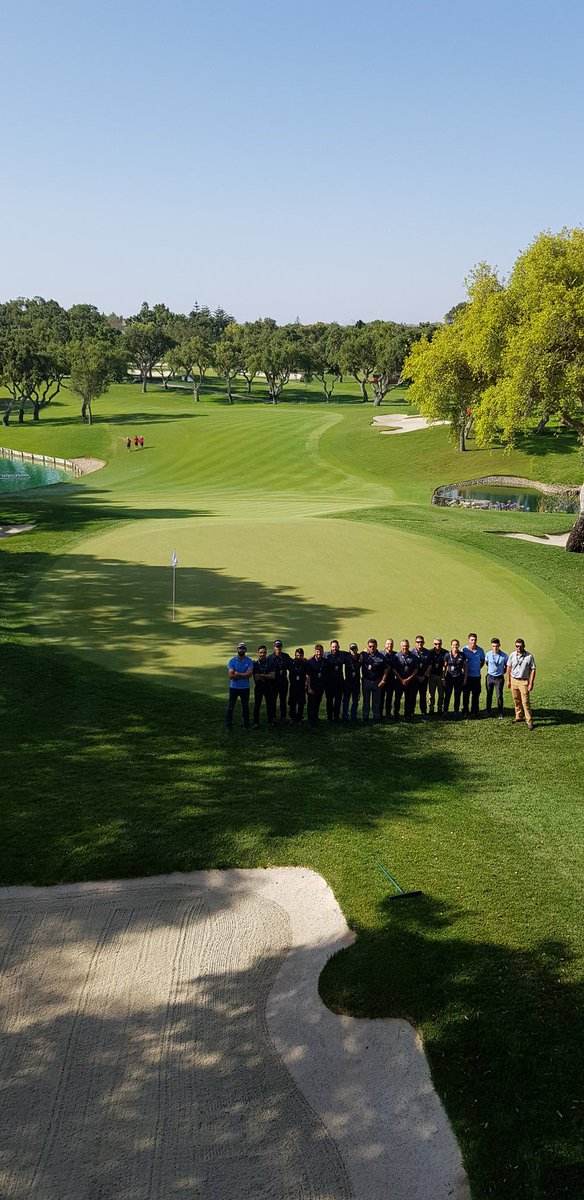 AgronomyRCV's tweet image. Equipo de voluntarios del @valderramasters venidos de diferentes lugares de España y extranjero. Grandísimo trabajo de todos los que forman el equipo de mantenimiento #greenkeepers #ValderramaMasters @EuropeanTour @TheSergioGarcia Gracias a todos! ⛳🔝💪N°1
@rfegolf @RFGA_Golf