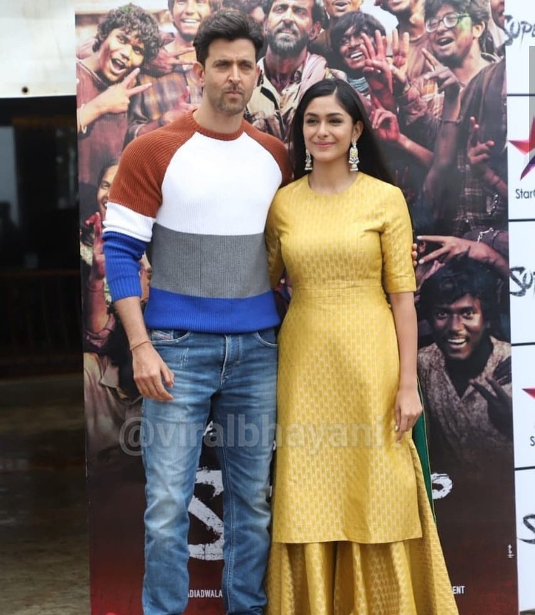 ElaAna77617236's tweet image. Hrithik and Mrunal 🙂🙂
@super30film is #superfilm
@iHrithik @mrunal0801