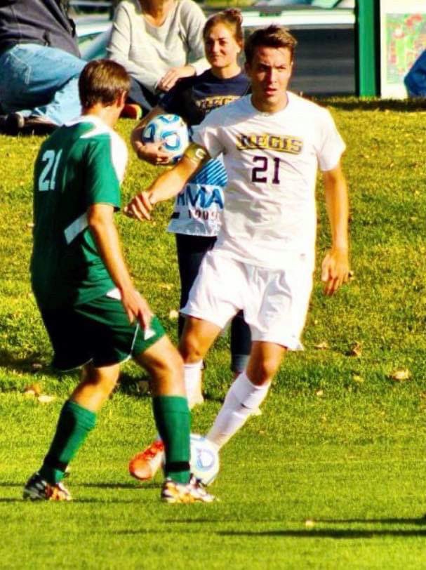 Arnþór Ingi Kristinsson sem hefur brillerað með KR í Pepsi Max deildinni í sumar spilaði með FIU &amp; Regis University ⚽️🎓🇺🇸📈 #föstudagsmyndin